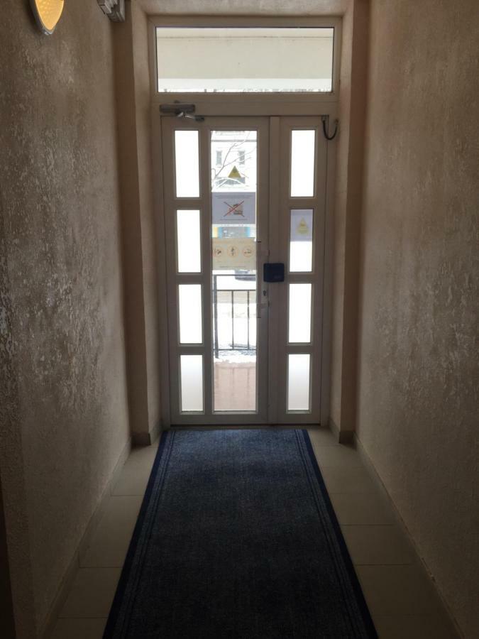 Center Apartment On Albisoara Street 키시나우 외부 사진