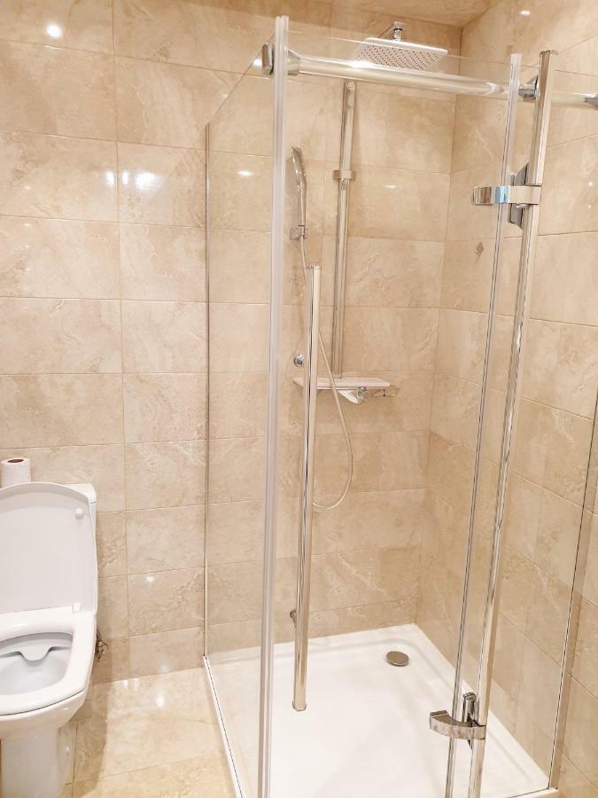 Center Apartment On Albisoara Street 키시나우 외부 사진